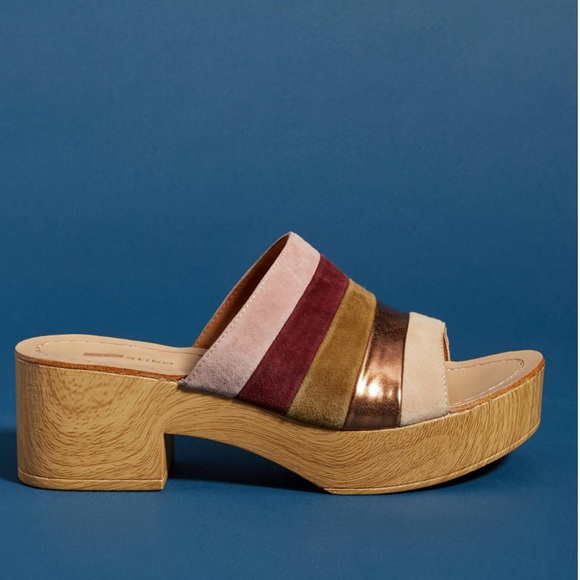 crocs chappal for women